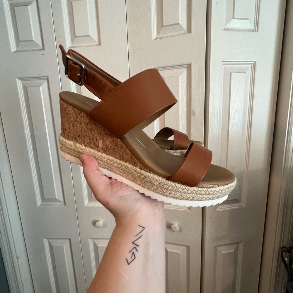 Brand new brown sandal wedges